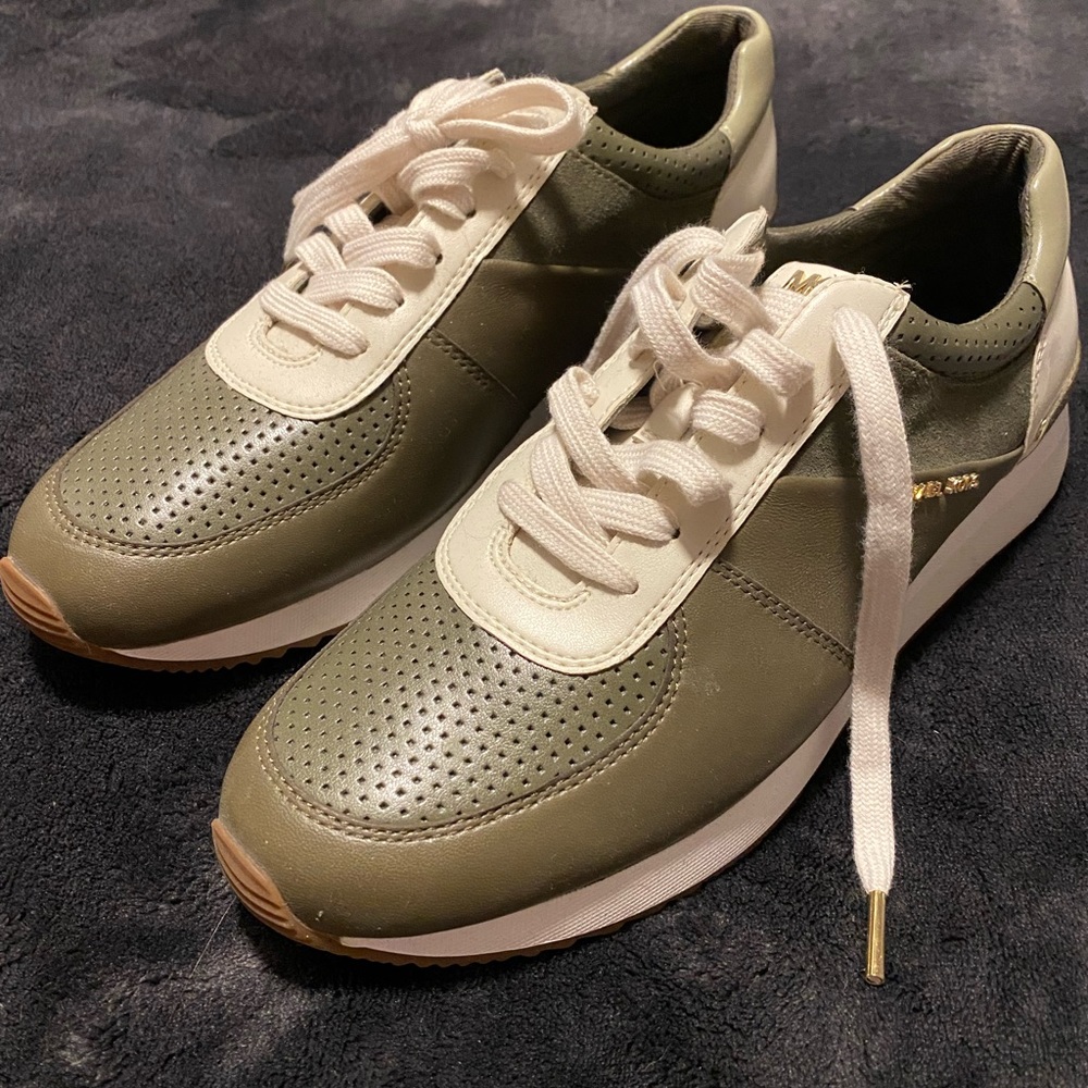 Michael Kors fashion sneakers never worn- 9.5